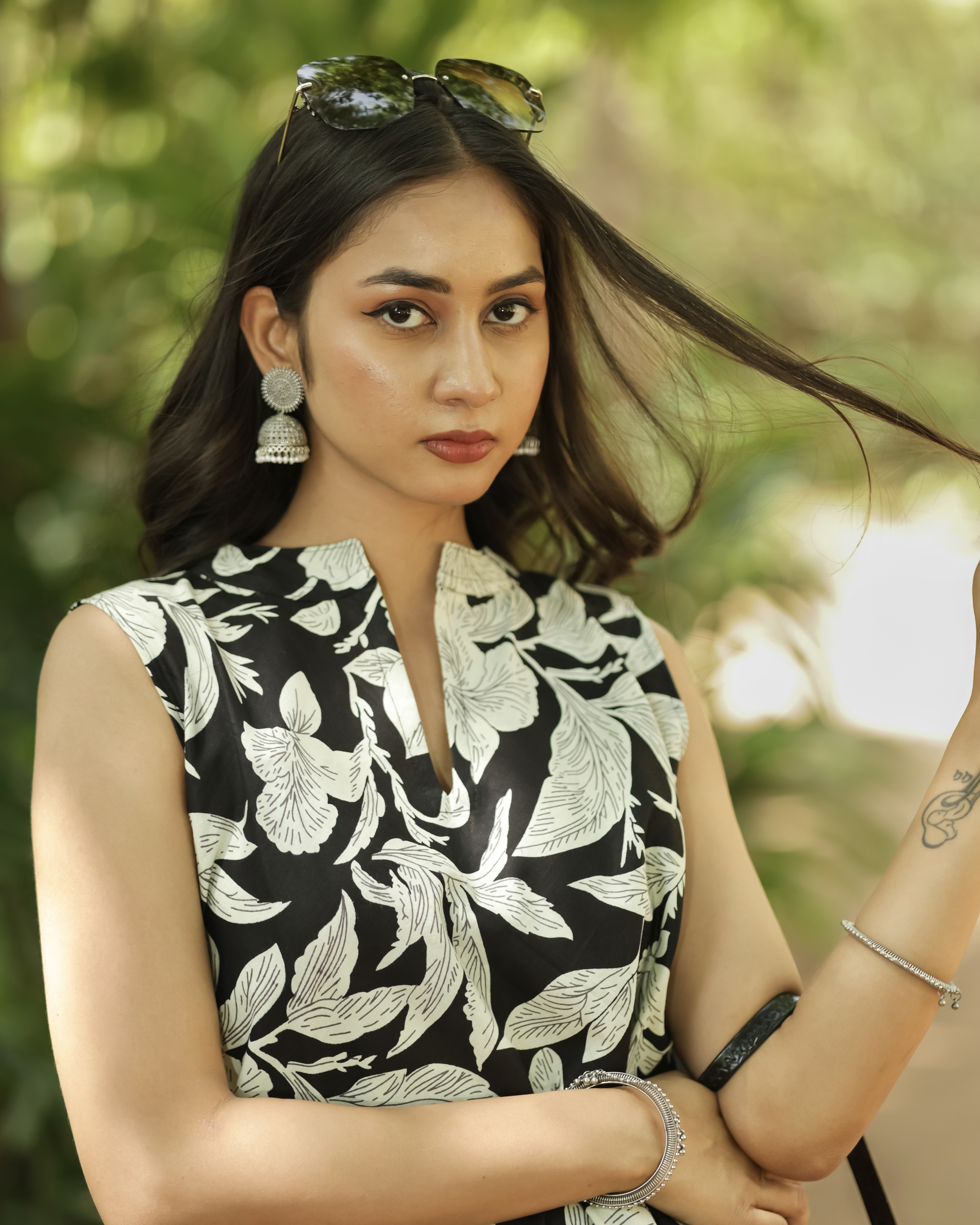 Black & White Floral Sleeveless A-Line Top thumbnail 5